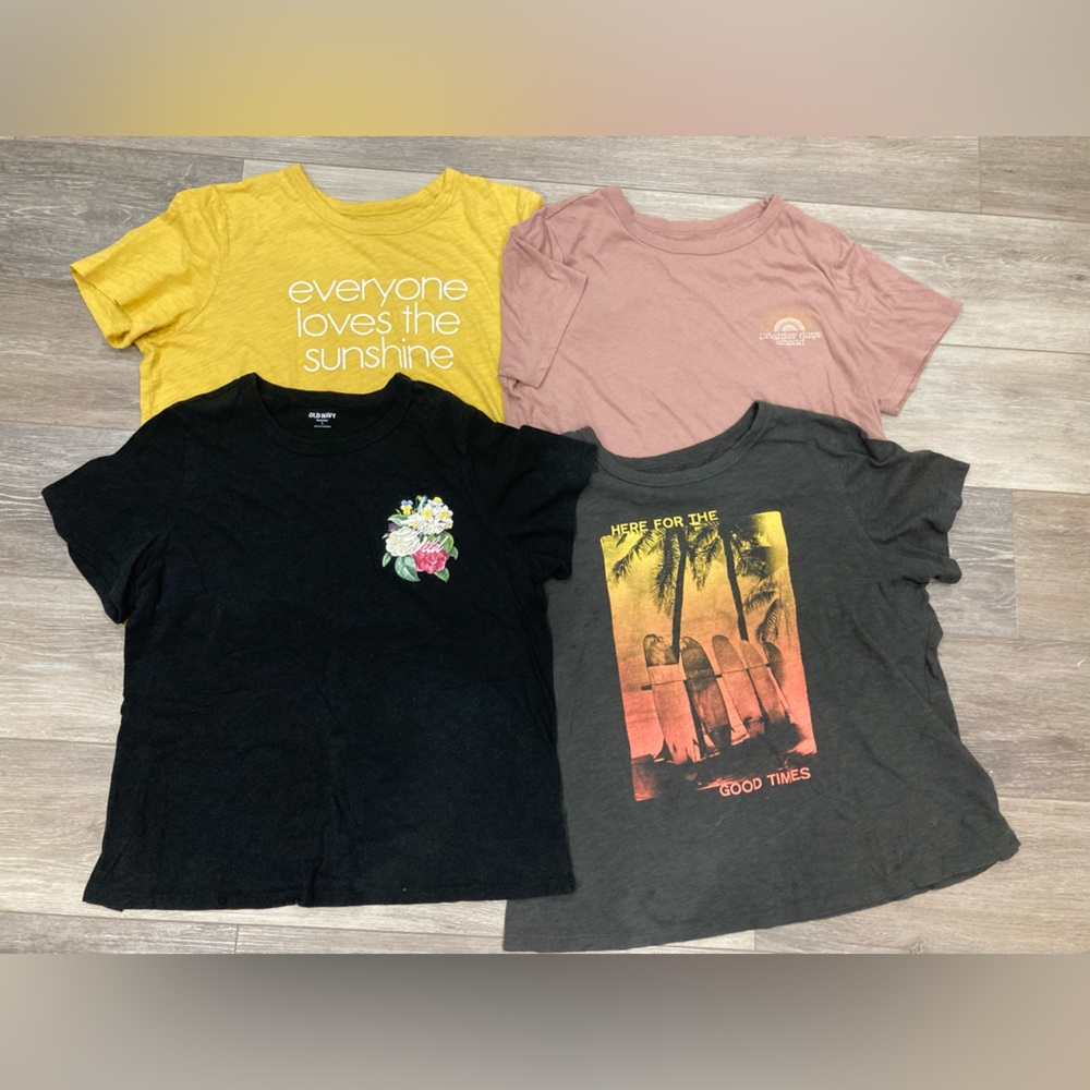 Old Navy Everyday Comfort Tee Cropped Look Size Large Lightweight Bundle Lot
